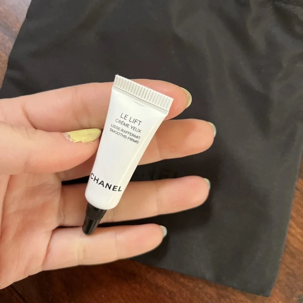 Chanel Paris LE LIFT Eye Cream Creme Yeux Anti-Aging Smooth Firm 3mL New